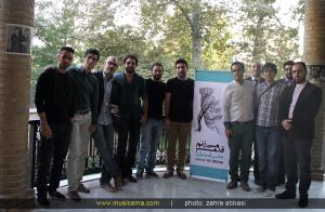 مراسم رونمایی از آلبوم قدم میزنم مراسم رونمایی از آلبوم قدم میزنم