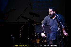 کنسرت رضا صادقی در آمل - 25 خرداد 1393 کنسرت رضا صادقی در آمل - 25 خرداد 1393